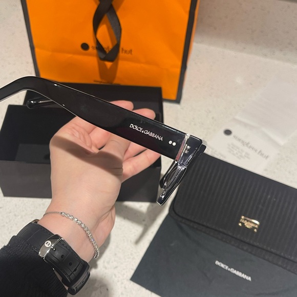 DOLCE&GABBANA Sunglasses - Picture 7 of 16